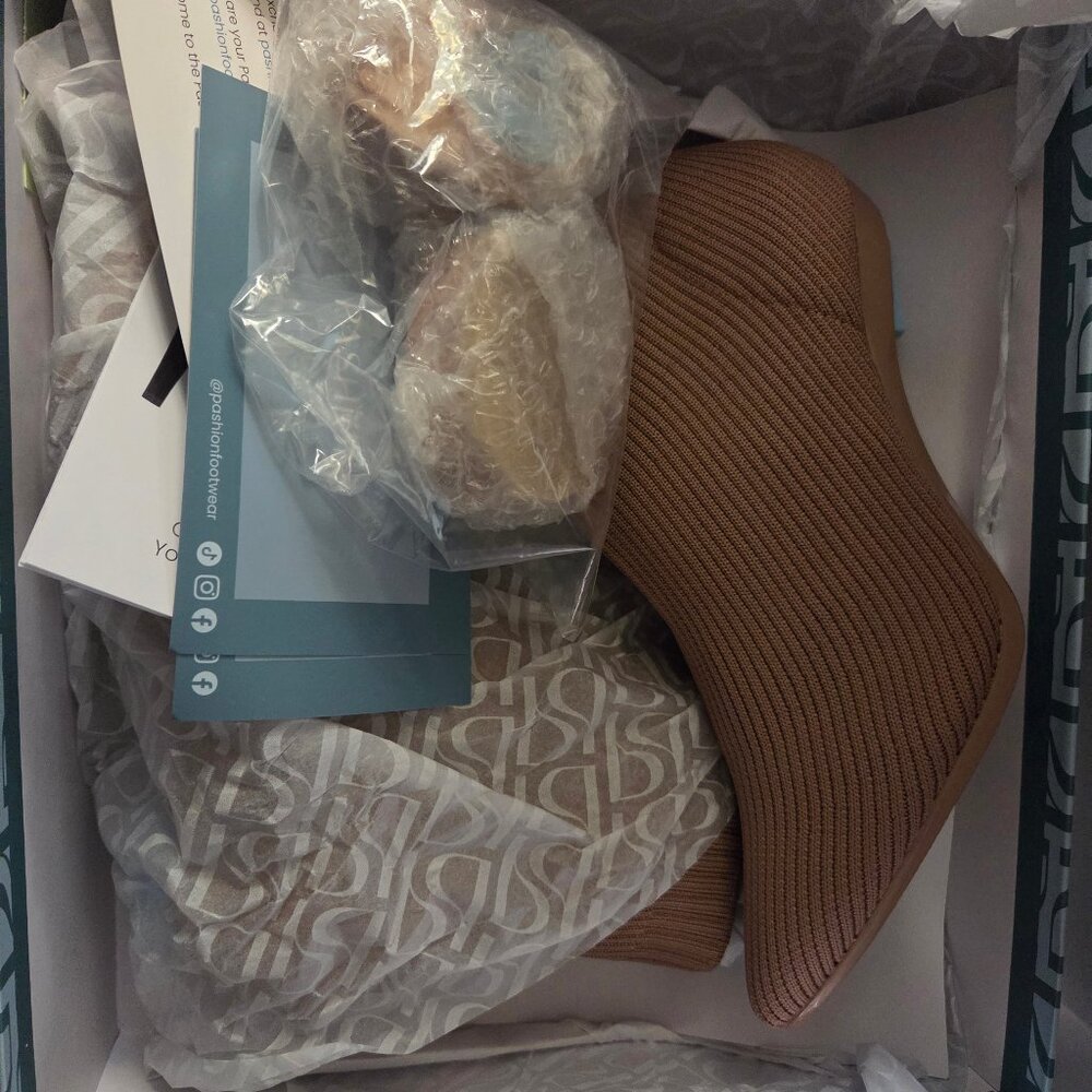 Brand New Pashion Footwear The Bootie - Latte Knit Size 5